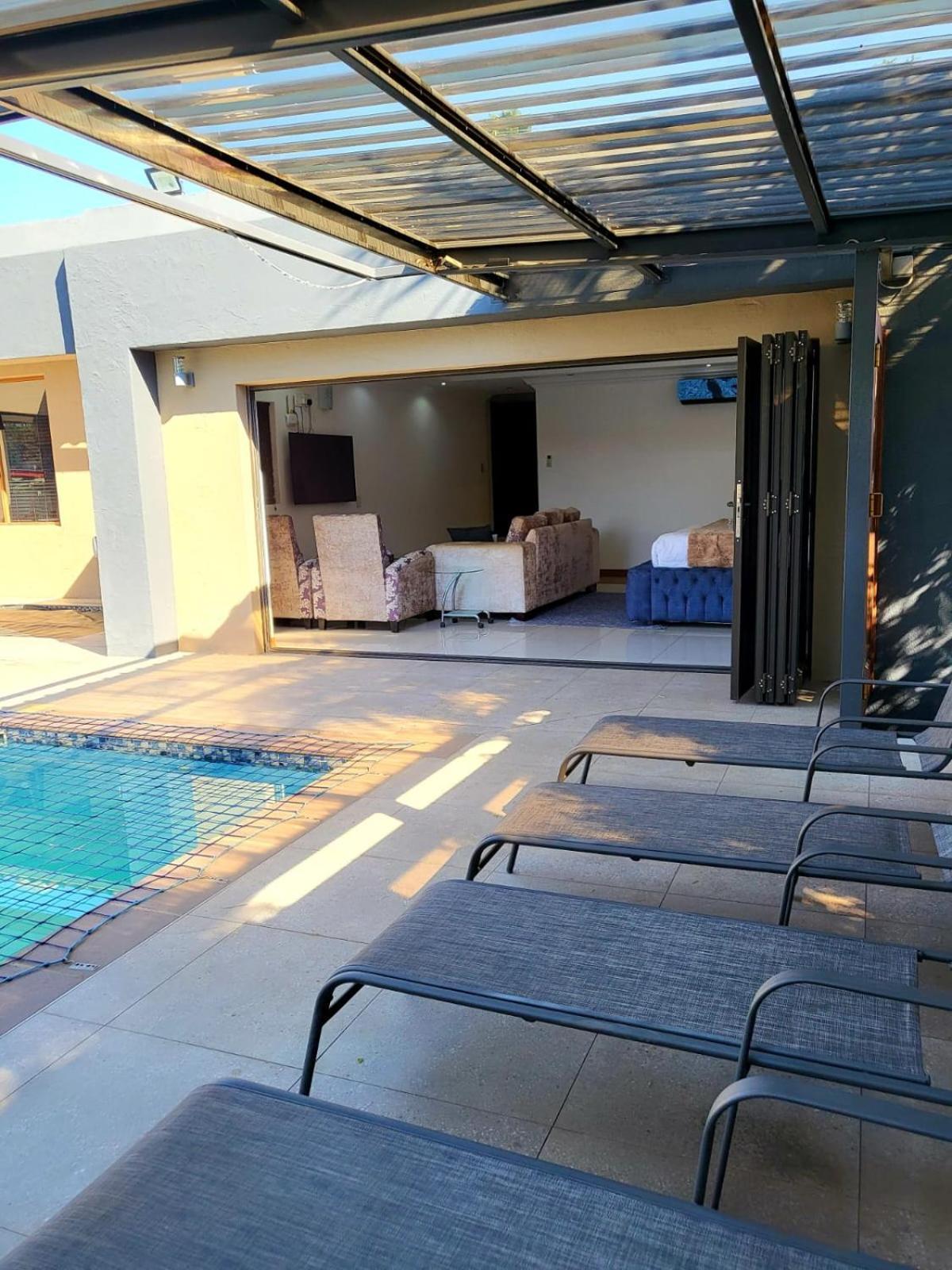 17 On Buffalo Johannesburg Exterior photo